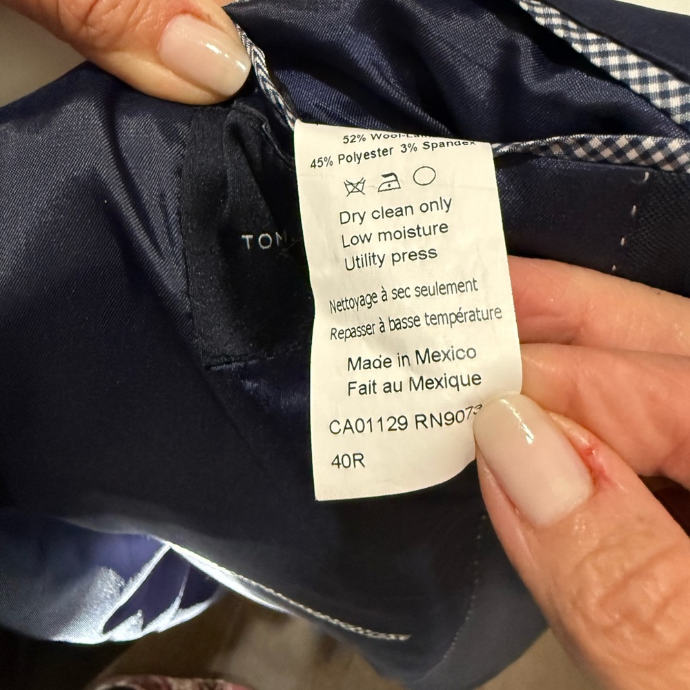 Tommy Hilfiger 3 piece suit - Picture 9 of 11